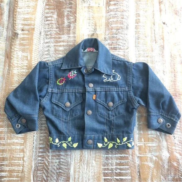 Levi's embroidered jean jacket deals